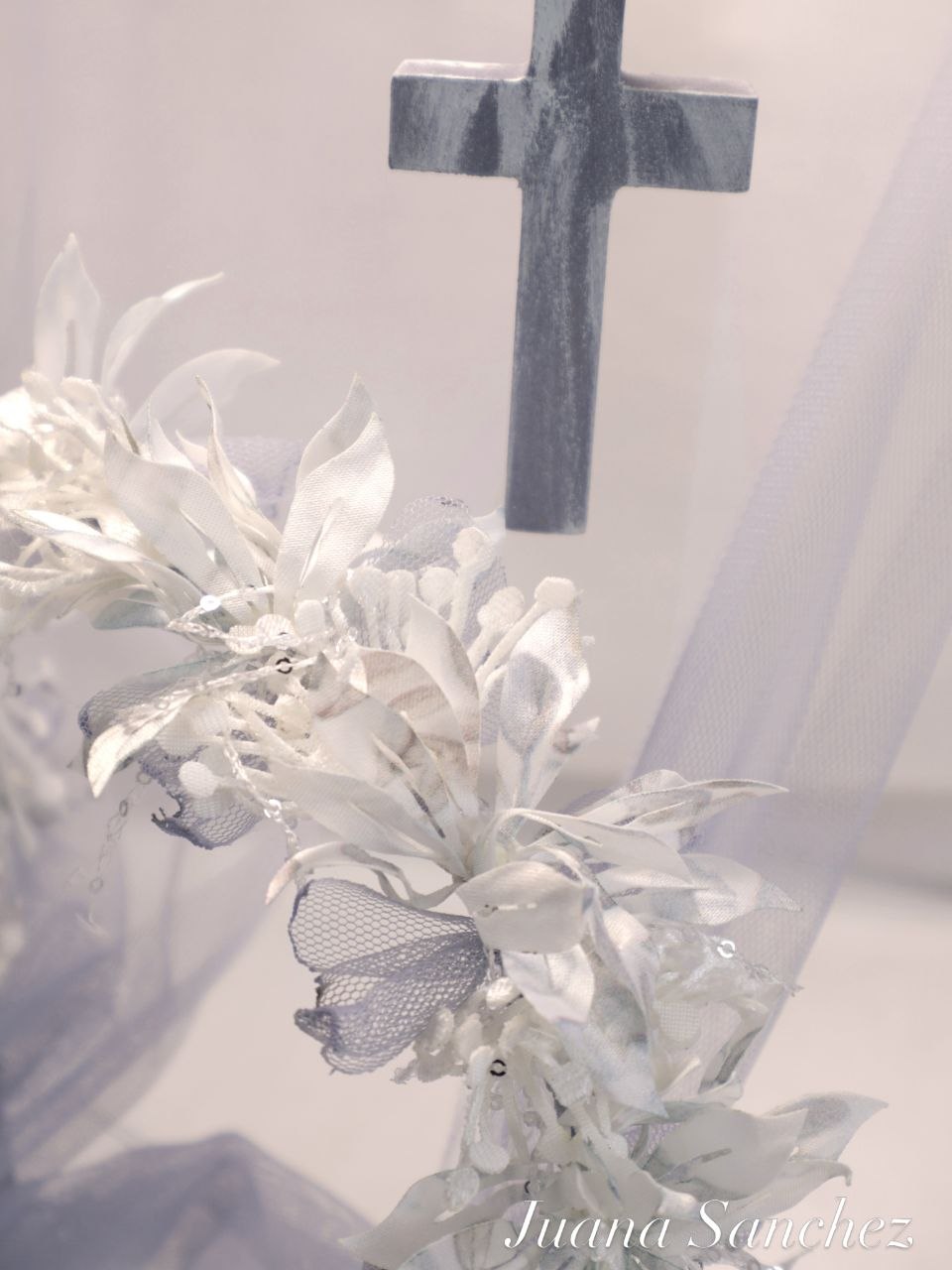 Corona de comunión de flores blancas — Juana Sánchez