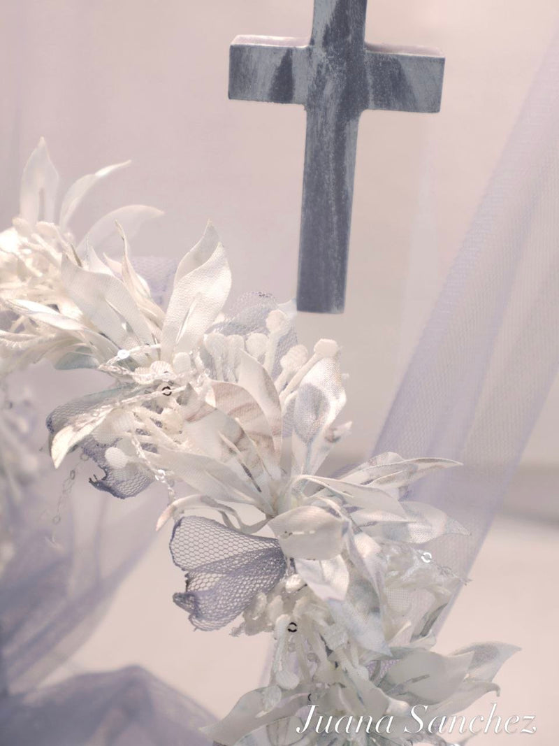 Corona de comunión de flores blancas — Juana Sánchez